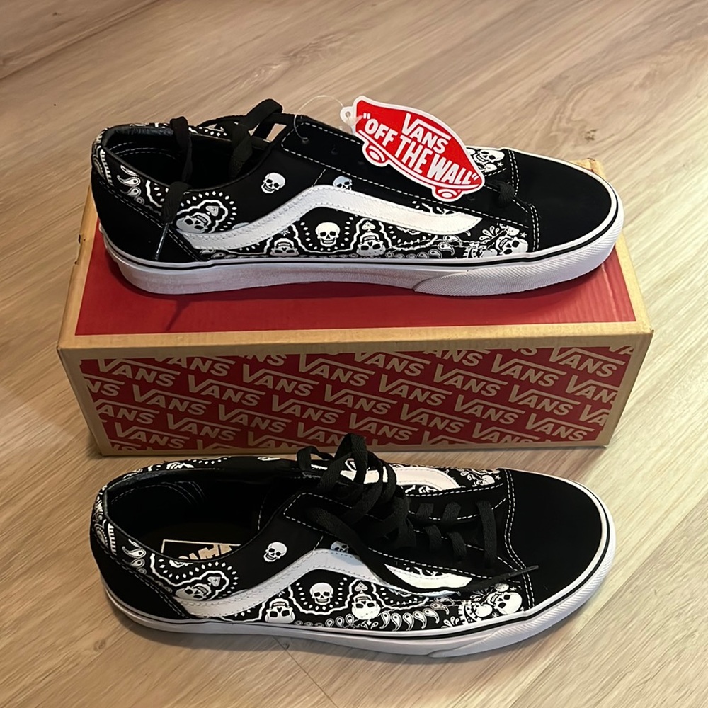 Mens Vans size 11 bandanna print